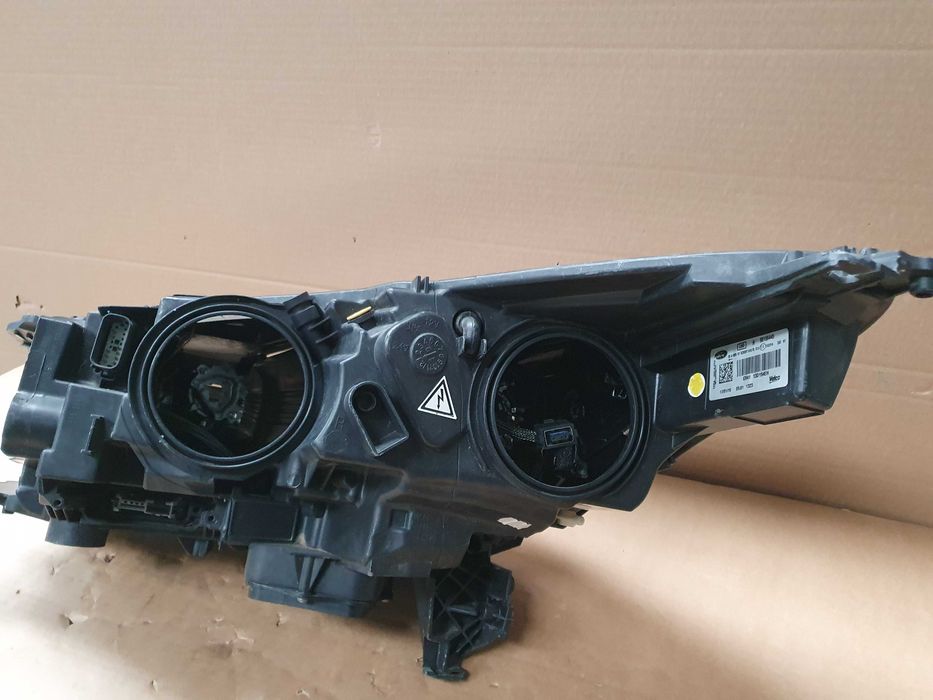 far dreapta ford kuga 2020
