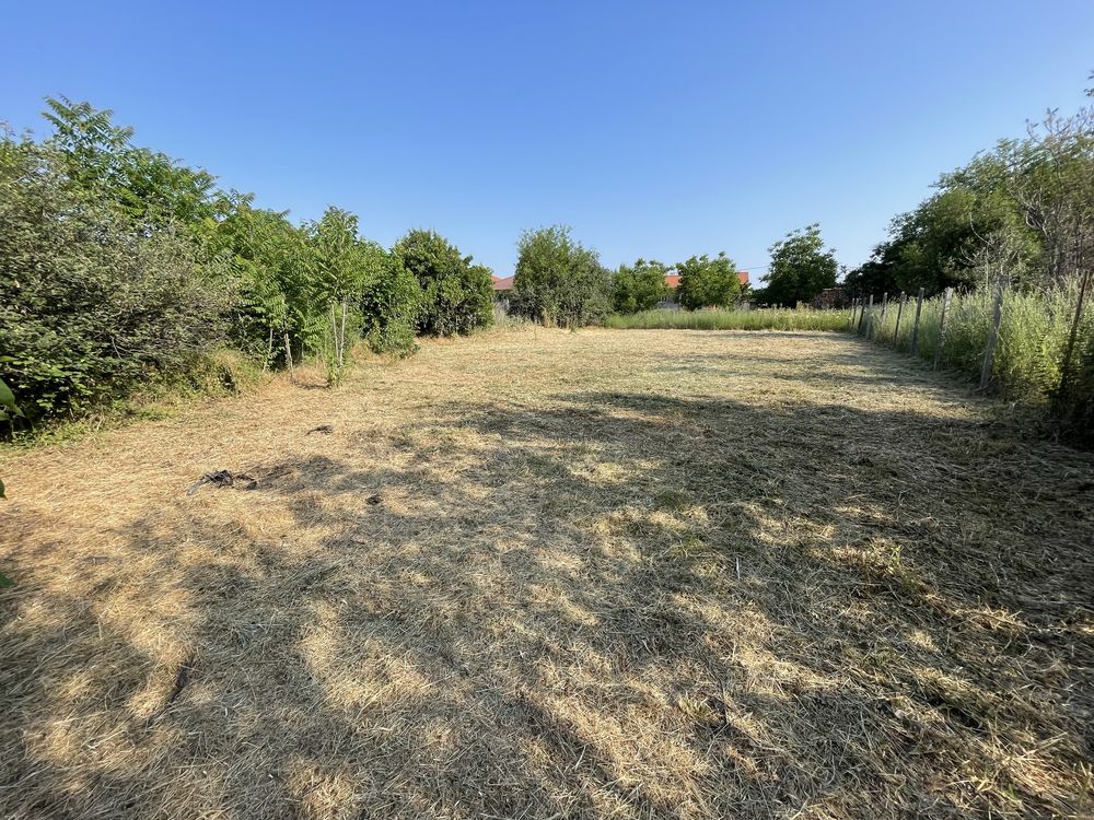 Продавам Парцел в с.Добрич 654кв.