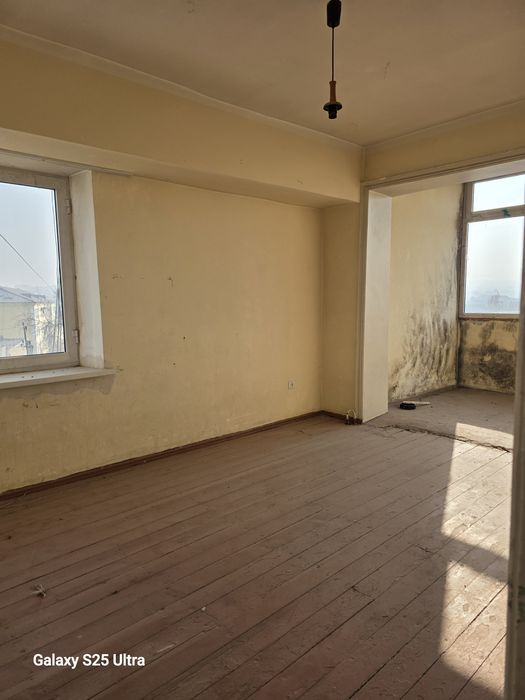 Асакада милий банк йонида 1дом 2 хона газ сув  свети зур иссик