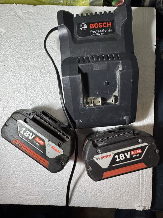 Incarcator si baterii bosch 18 volti
