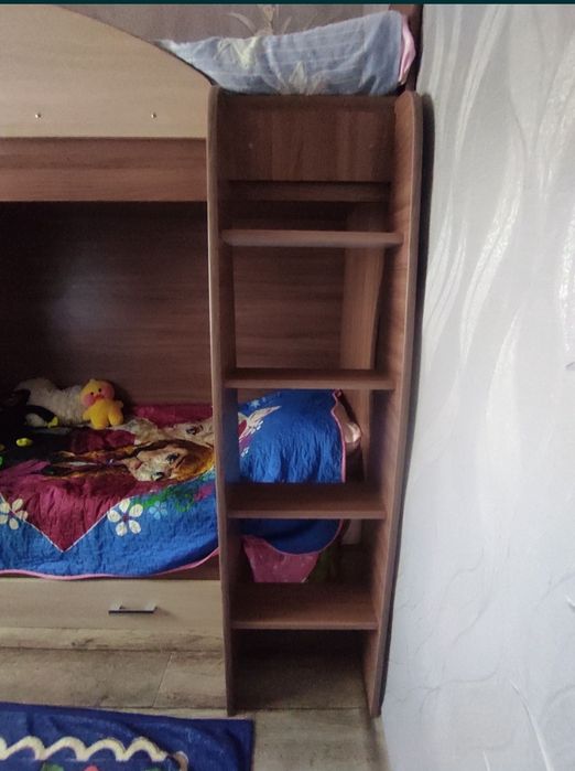 Продам двухъярусную кровать