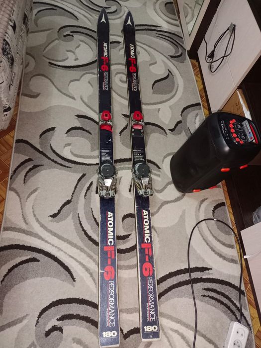 Продам лыжи горные