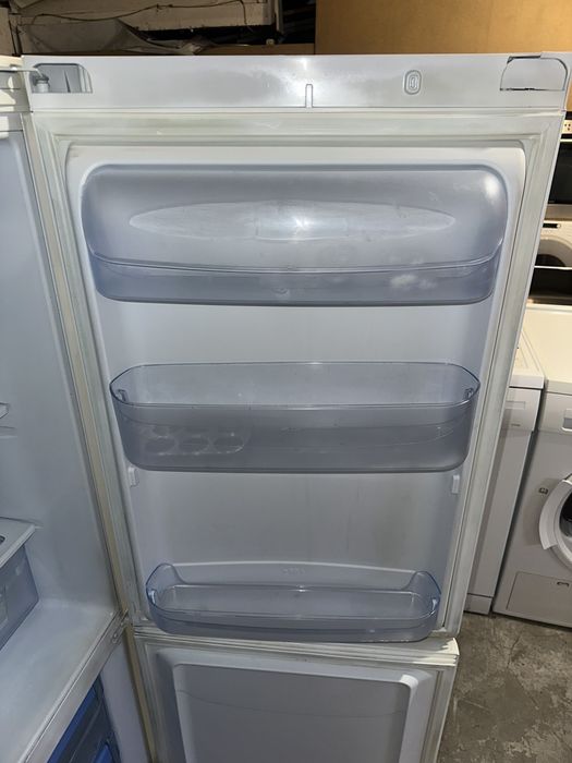 Хладилник +гаранция. Височина 140см с фризер. Безплатна доставка София