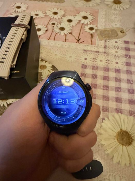 Смарт Часовник Huawei Watch 5 с гаранция и 2 каишки