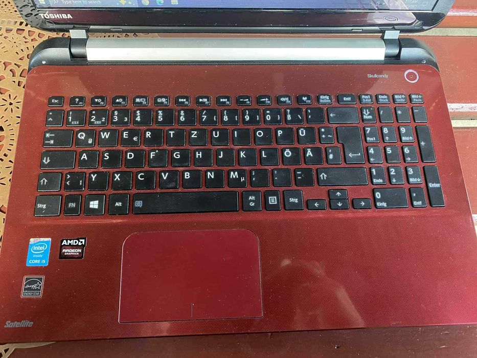 Laptop Toshiba i5 impecabil ca Nou