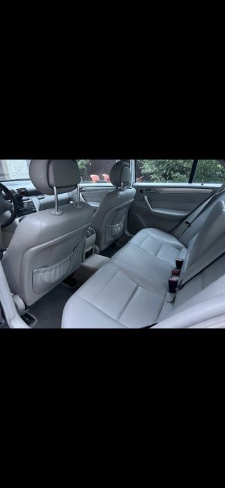 Vand mercedez c220 Avntgarde impecabil