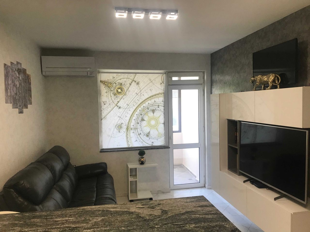 Продава се Двустаен апартамент в Варна, Окръжна болница - 65 кв.м за 12 €/кв.м - Снимка #1