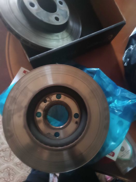 Видеорегистратура фирмы Сони и опорные диски для автомобилей onix