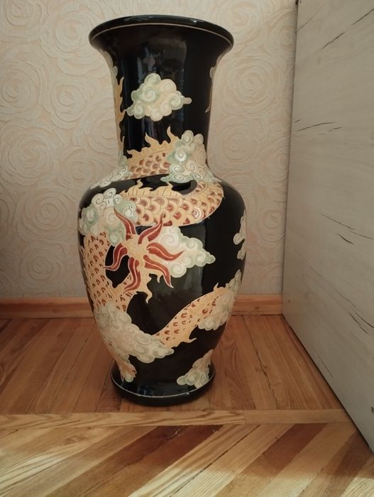 Ваза напольная 1980 годов