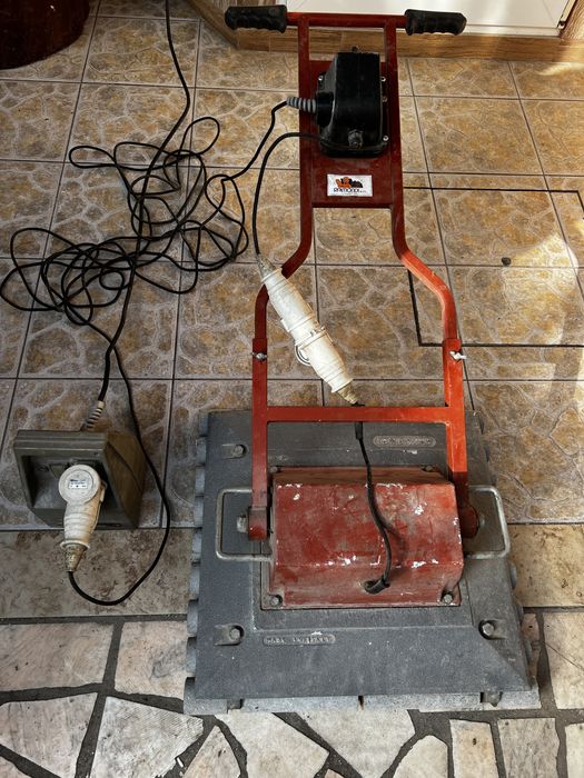 Masina de nivelare placi Raimondi 49x56cm, 300W.