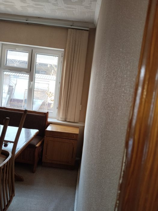 Продам 1 комнатную за 17 000 у.е. Среднее состояние. 30 кв.м. КИРПИЧ