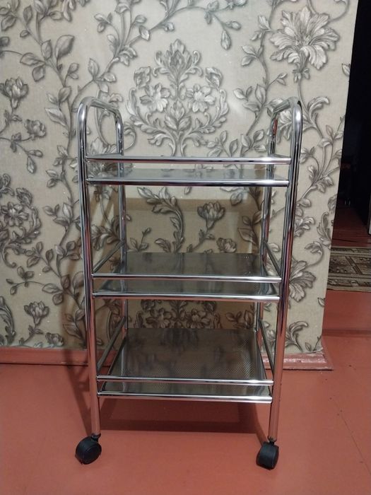 Этажерка на колесах металическая