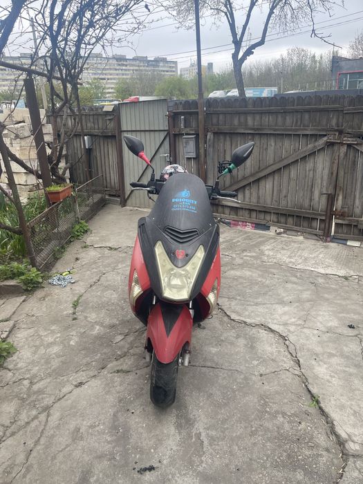 Vand scuter de 50