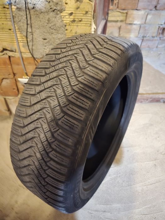 4 броя зимни гуми laufen 215/55/17