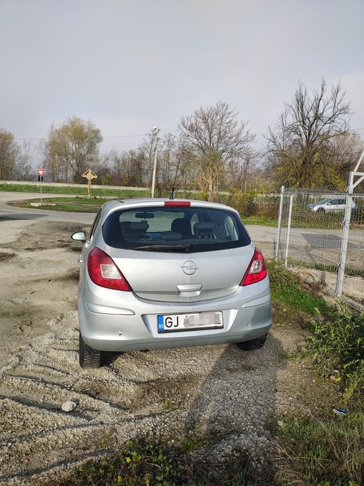 Opel CORSA D, 1.2 benzină, 2009, motor defect.