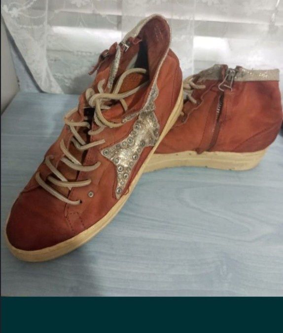 Ghete din piele naturală, mărimea 38