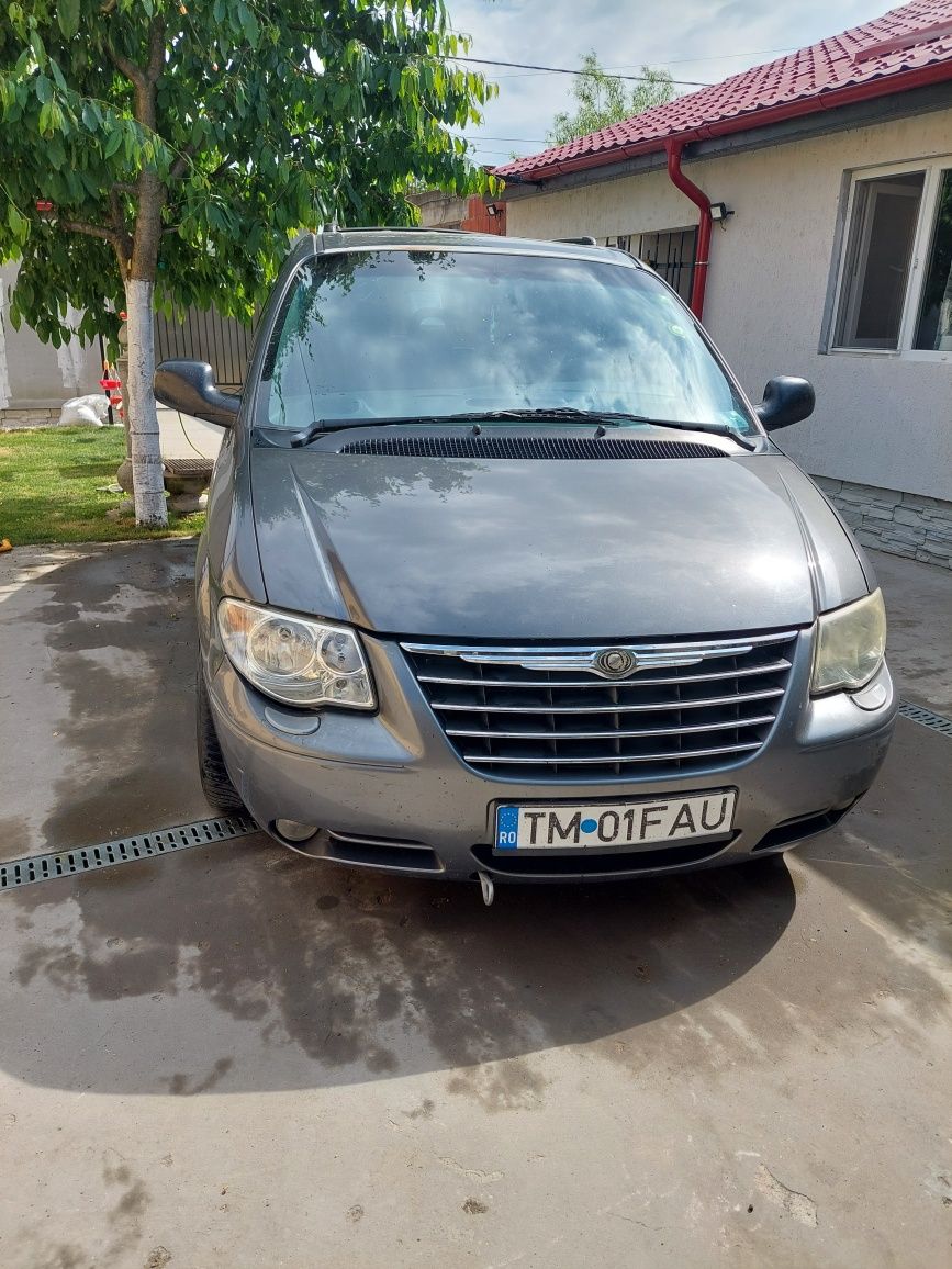 Vînd Chrysler Voyager