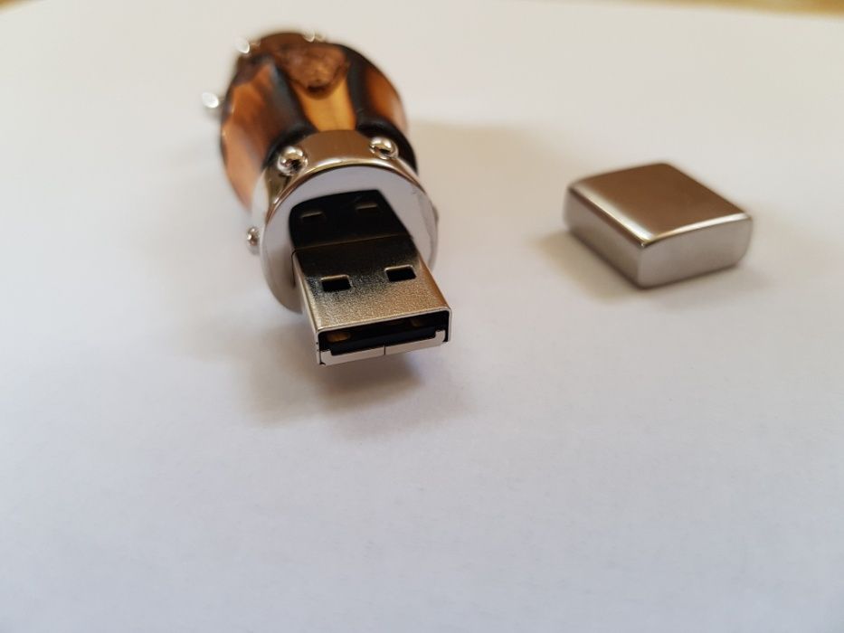 Memory Stick GUCCI-8 gb