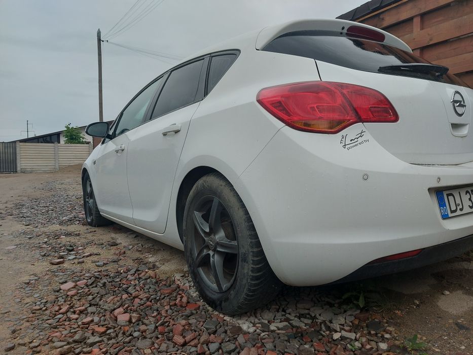 Opel Astra J opel