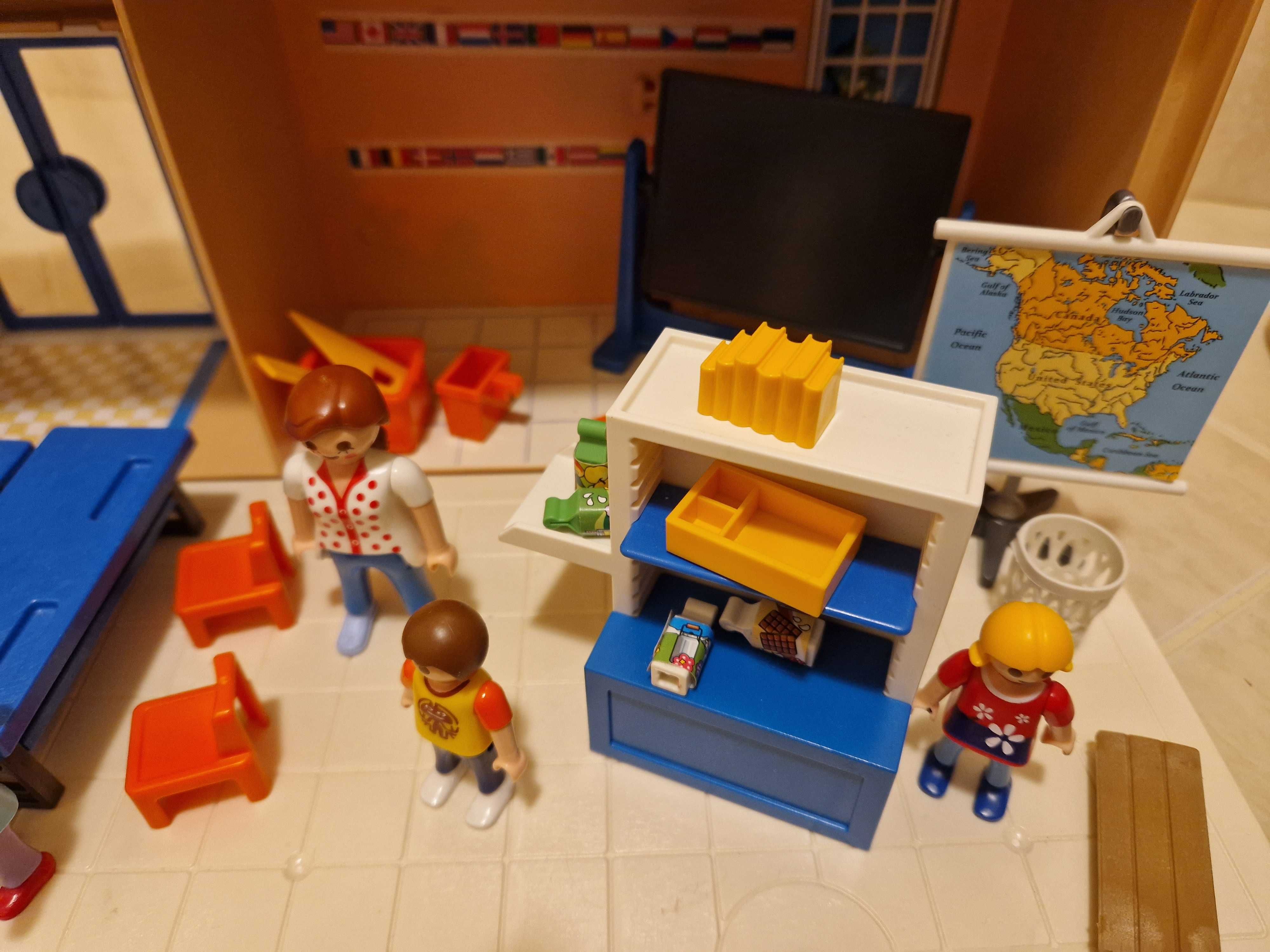 Playmobil City Life - Scoala + alte figurine Playmobil