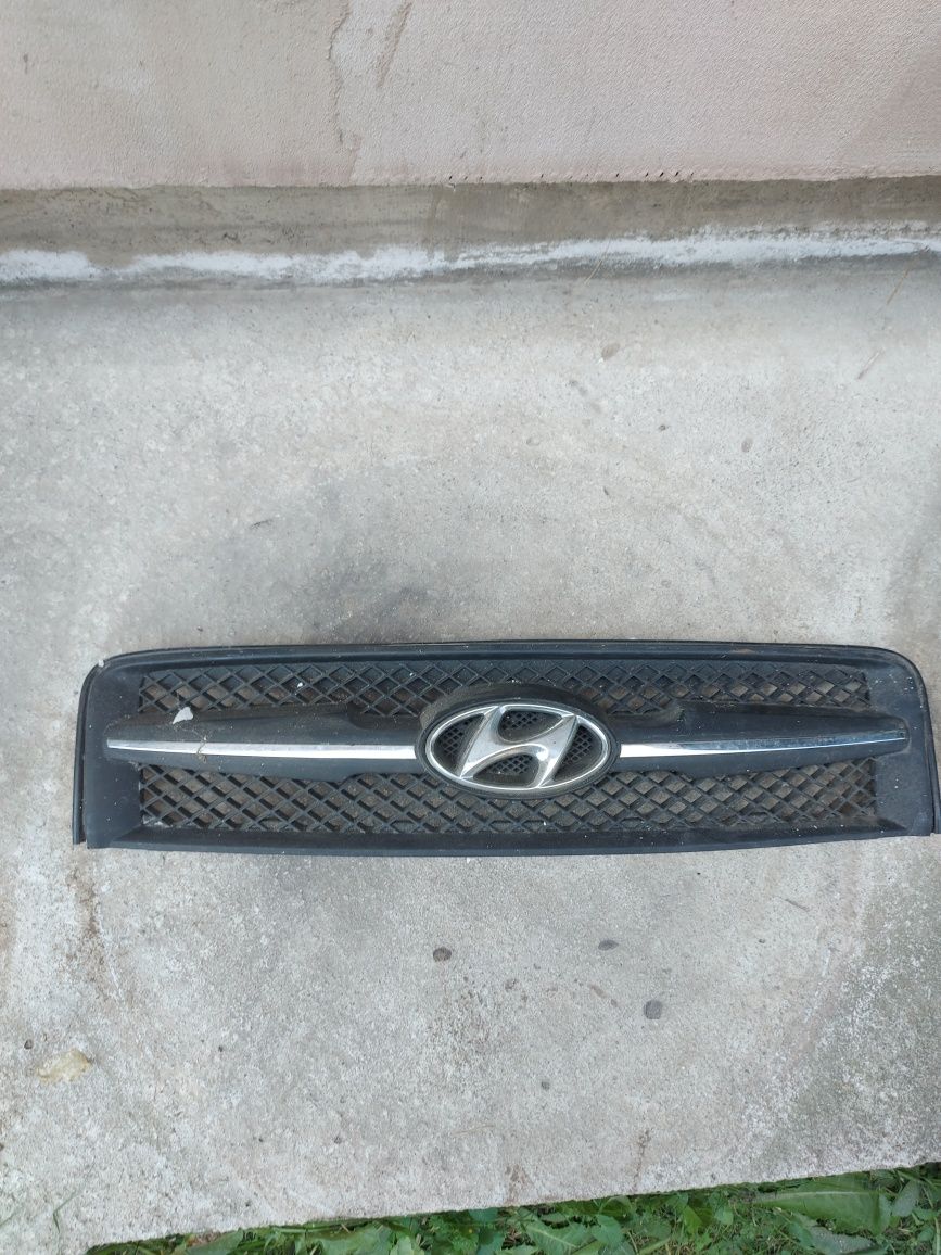 Grilă Originală Capotă Hyundai Tucson 2001 / 2009*