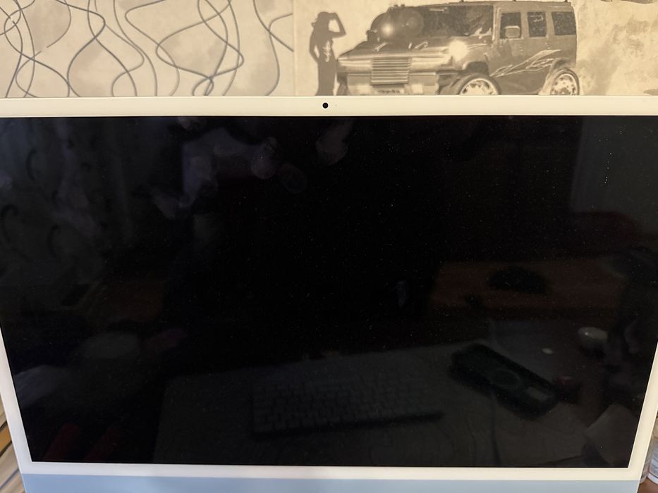 Imac m4 1 TB 8 CPU 8GPU 16 Gb