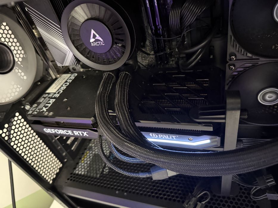 Rtx 4070 super с гаранция, възможен бартер