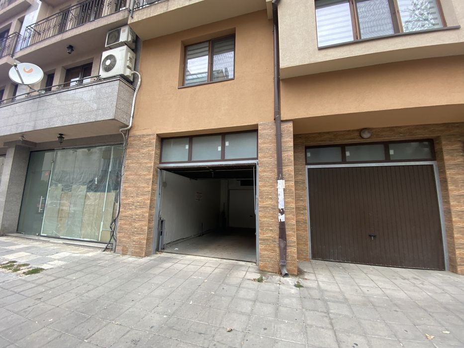 Парко място до “Операта”