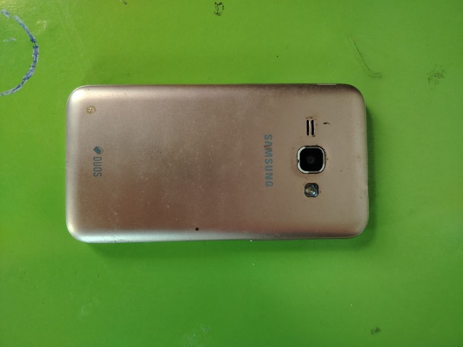 Телефонлар сотилади холати урта ишлатиб юрилган телефон