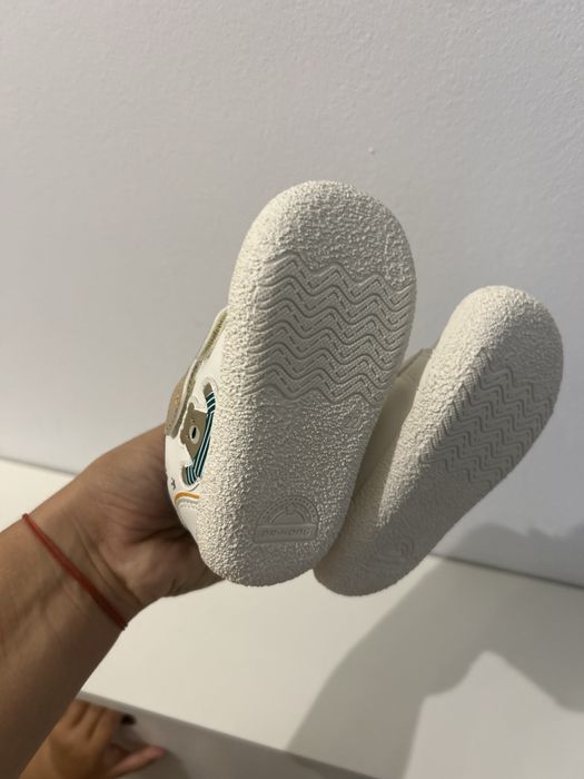 Ghete, piele, noi, 22
