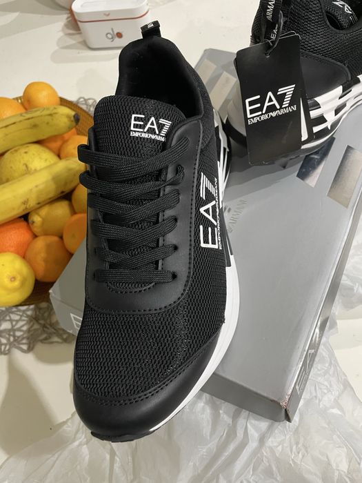 Adidasi Emporio Armani