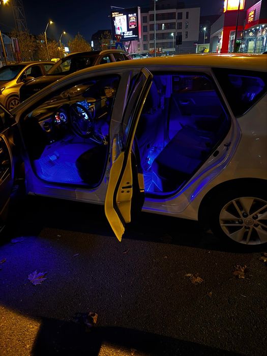 TOYOTA AURIS HYBRID 1.8benzina 4.5L/100km km reali carvertical