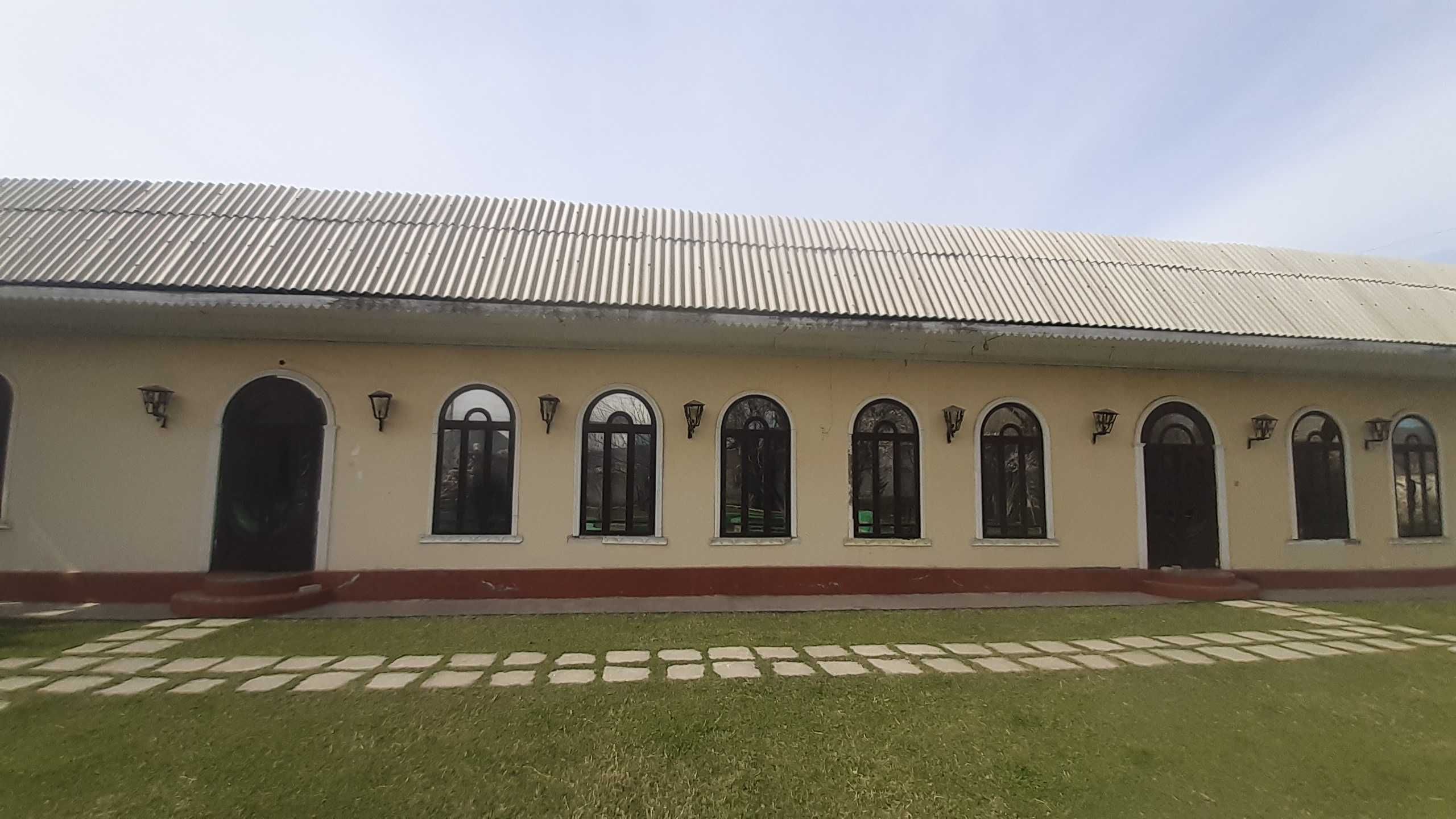 Andijon viloyati Xonoboda Ishlab chiqarish bino inshoatlari sotilmoqda