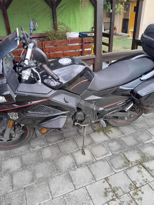 Vand auto si moto