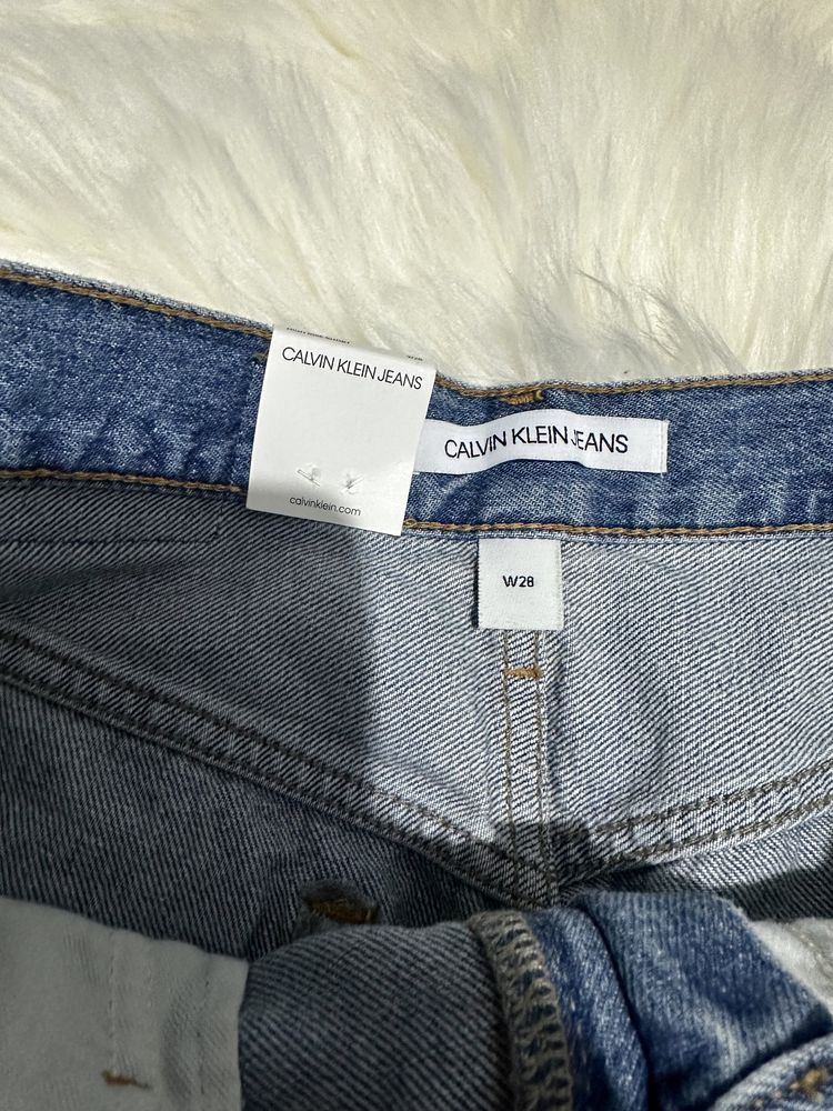Pantaloni / blugi scurti cu talie înaltă Calvin Klein