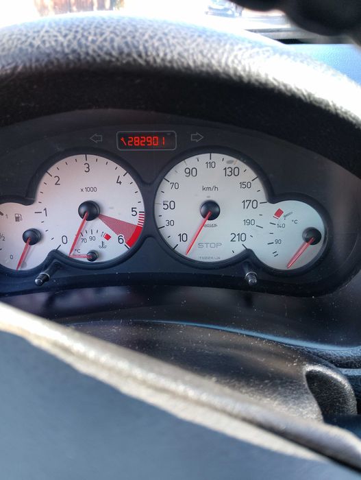 Пежо 206HDI 2000