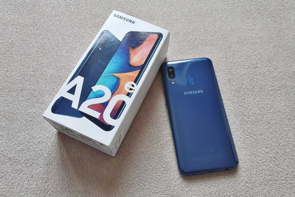 Samsung A20Е 3gb цвят т син. Перфектен  + кутия