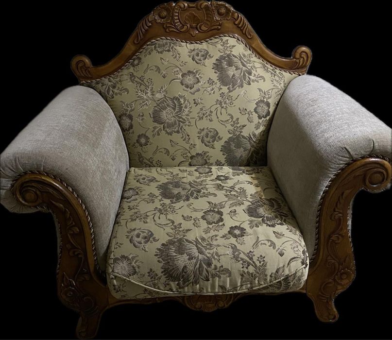 Кресло для гостиной