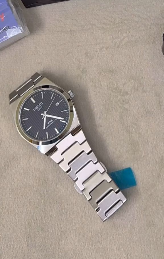 Часы TISSOT PRX ни разу не надевал. Цена договорачная