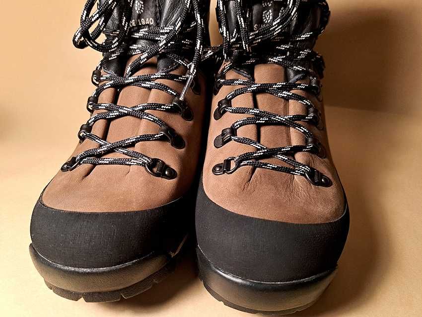 Bocanci tehnici drumetie BESTARD Breithorn Pro (nr 38.5) NOI deosebiti