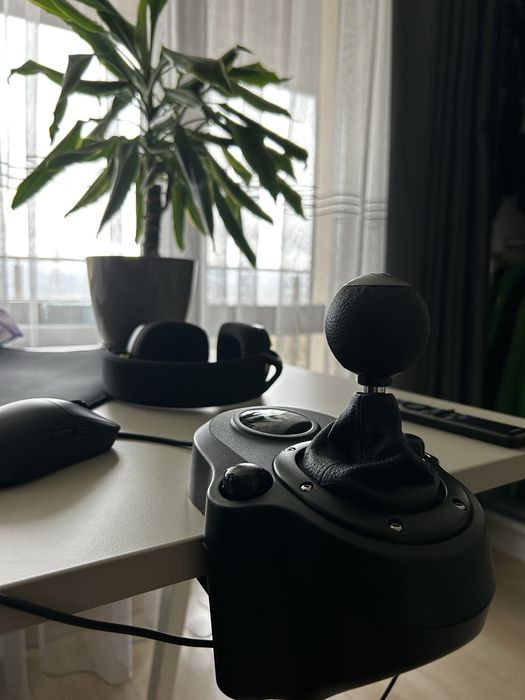 Logitech G29 + shifter (скоростен лост)