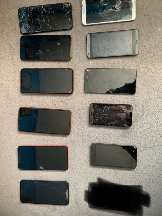 Vand lot de 16 telefoane diferite modele