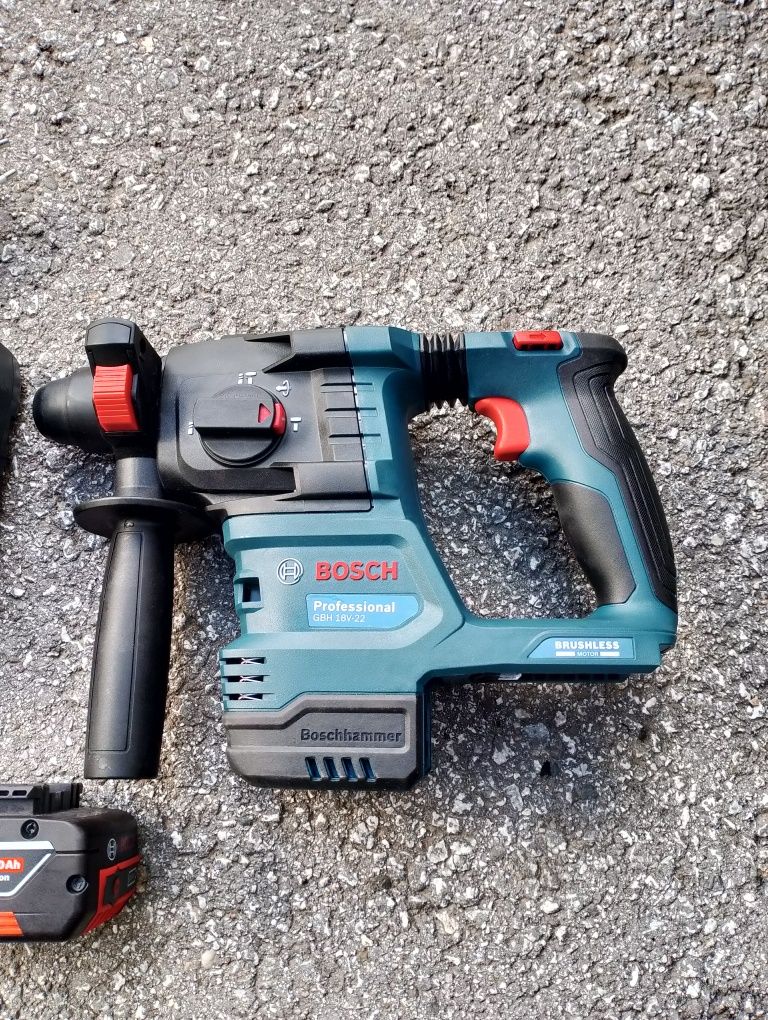 Безчетков перфоратор Bosch 18волта