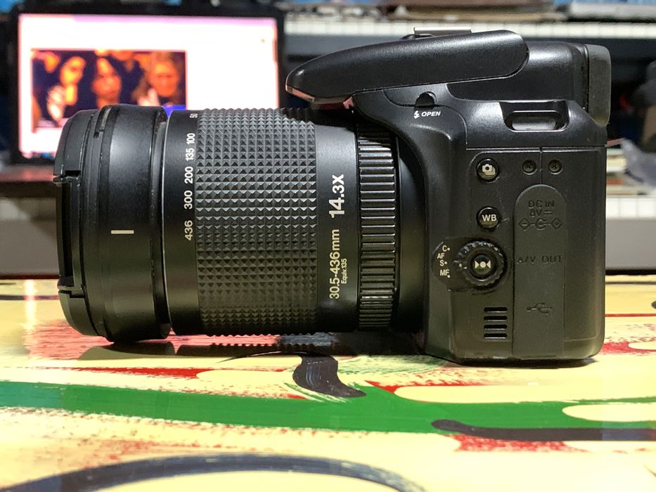 Fujifilm S200EXR 12 MP Мегапиксела 14.3 x Super Zoom Digital Camera