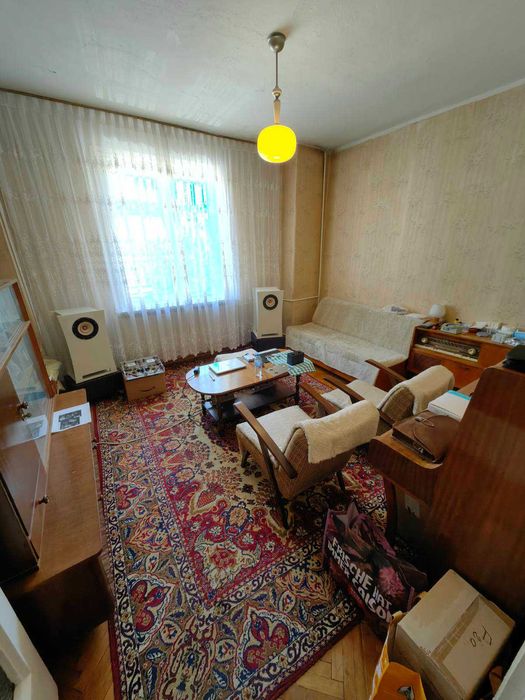 Продавам двустаен апартамент в центъра на гр. Перник ул. Кракра