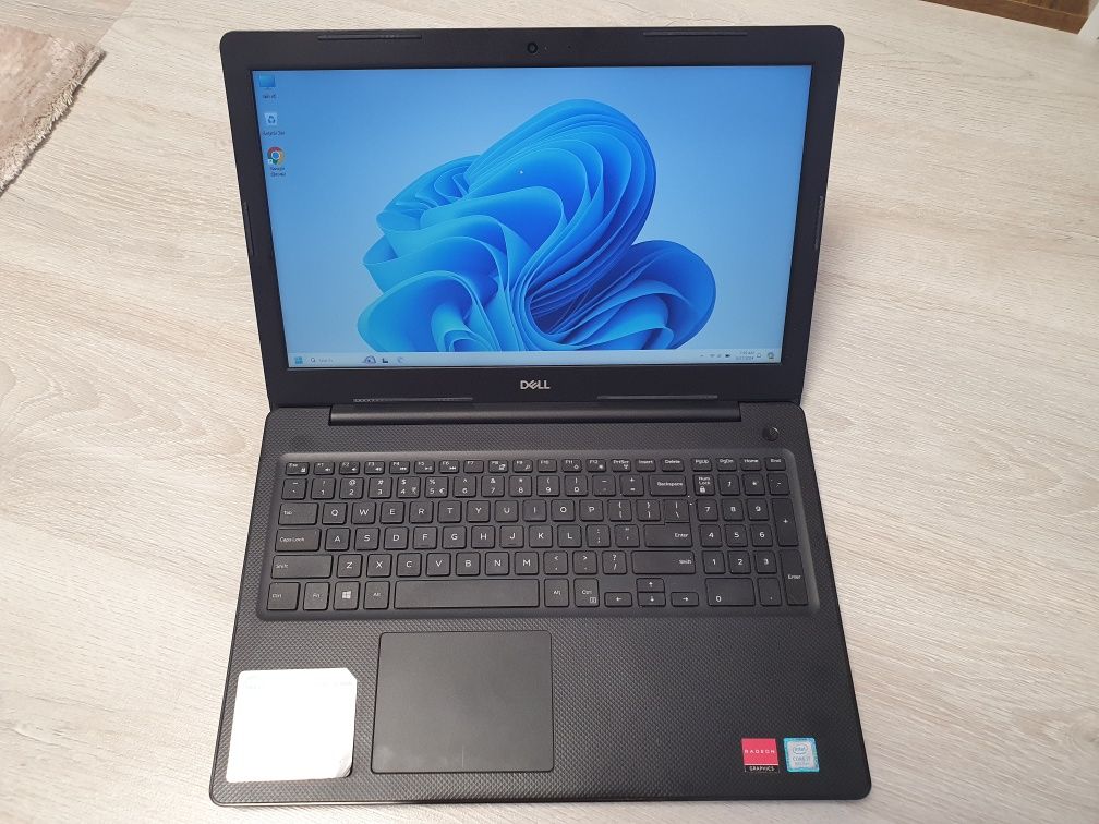 DELL Vostro 3580 , i7 gen8, ddr4, video radeon 2gb dedicata