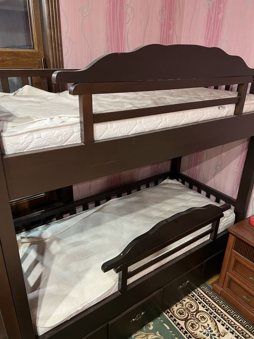 Детская двухъярусная кровать