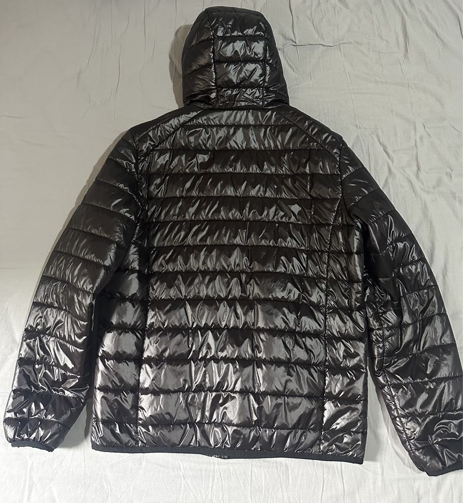 Мъжко яке с качулка Guess