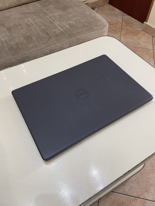 Laptop Dell Inspiron 3505, an fab 2021, baterie buna