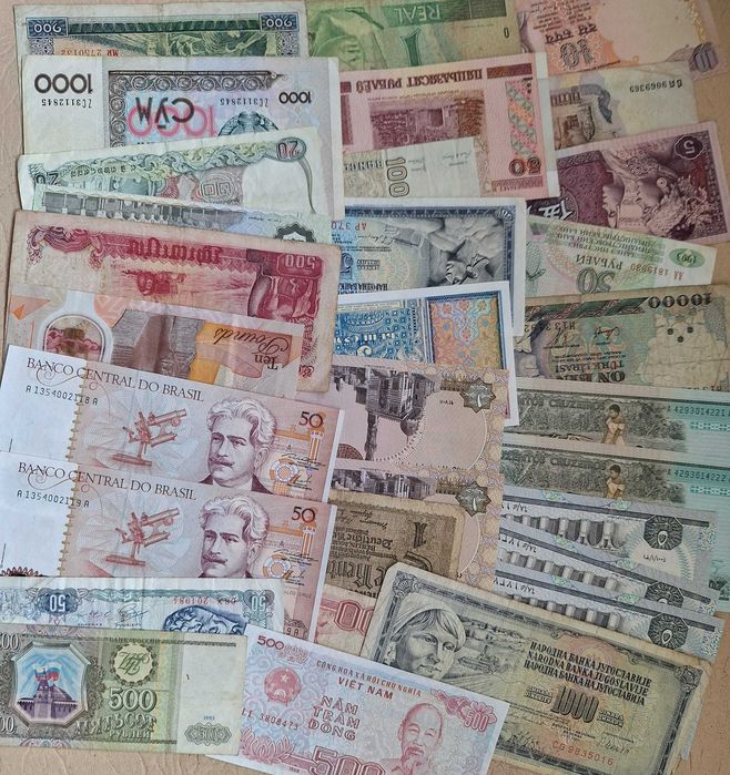 LOT 100 BANCNOTE straine scoase din circulatie